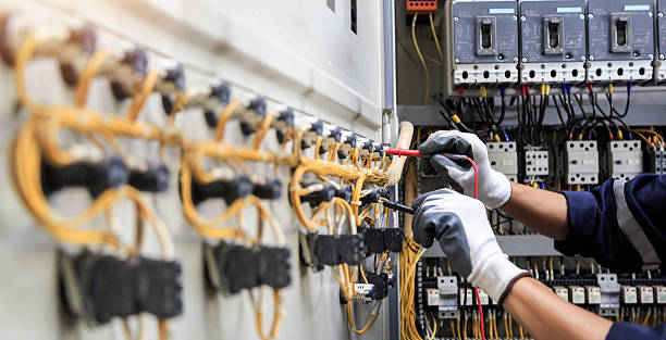 Professional Electrician technician working in Claycomo, MO